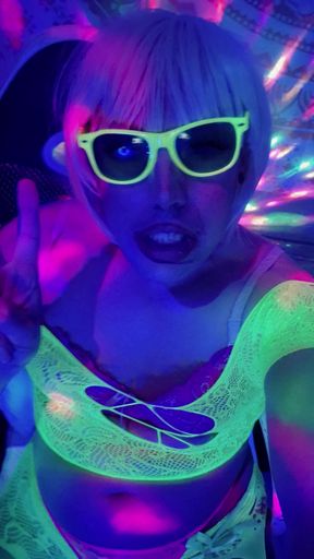 I've come to the conclusion my luscious long legs belong in nylon tights. They look even sexier when I put my little black skirt