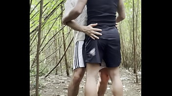 Comi mais um boy no mato