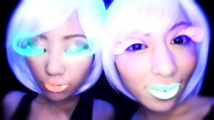 Lovey-dovey Fluorescent Neon Gals