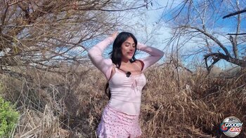 Avery Lust's Wild Outdoor Solo Delight