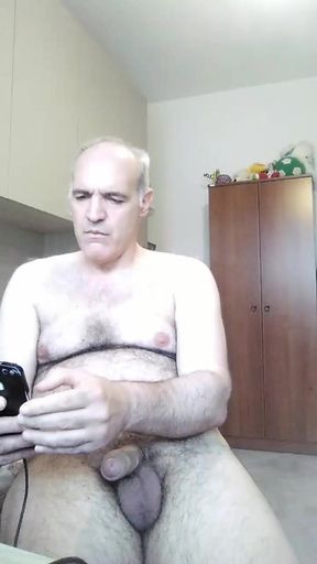 I Put Oil on My Cock and Chest and Masturbate My Penis with Pleasure