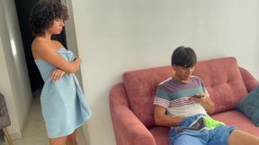 Petite Latina vixen in unscripted lovers scene