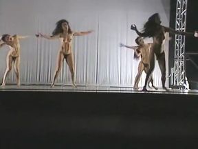 Naked on Stage-016 N5