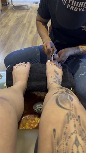 Painting toes