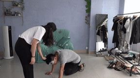 Jia Jia Goddess humiliated the boss, beat and scolded, trampling, lick feet!