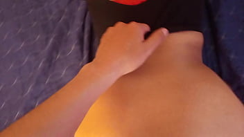 Con la chica que me vende mi ropa, ella quiere su dosis de leche diaria, se enamoro de mi y ahora quiere SEXO cada dia