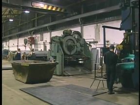 Factory coworkers slamming hard in homosexual threesome