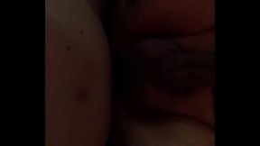 Travesti sarada socando no safado