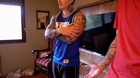 madrastra le ensena a tragar dos pijas a la vez, a su hijastra