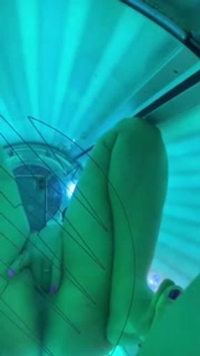 Get fucked while I getting tan