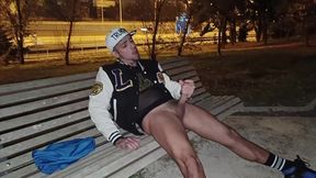 I MASTURBATE OFF AND JIZZ IN A PARK IN MADRID!!!!