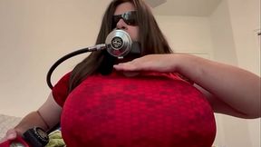 Scuba Crossdresser Out Of Air