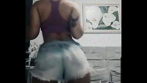 Hot Safada Gostosa Bounces to Funky Beats
