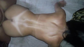 A garota gosta da brincadeira bem arrochada