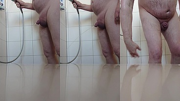 Pissen am Morgen in der Dusche