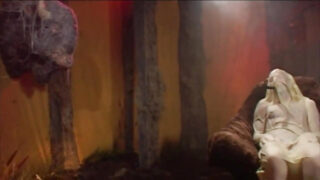 BDSM-video av tatuerade slavkillar som blir analt knullade