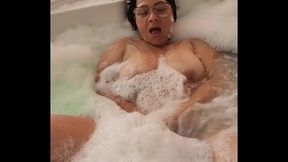 I DID GOLDEN SHOWER TO BBW LATIN MILF