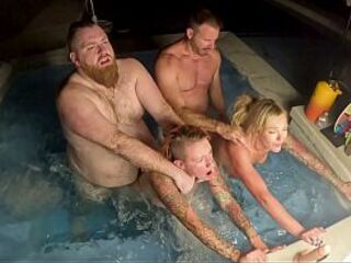 Sexy Tub Fuckfest With Deliah Grace And Lola Maverick