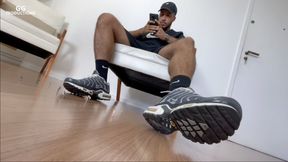 Male scent: Giant Pedro is back from training, now, little one, make him relax! (MP4-HD 1080p)