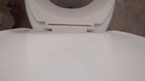 6 videos with peeing, farting, grunting and unexpected plops