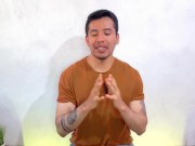 Enfermo de la cruz roja dotado de 20cm de verga y joven universitario se hacen sexo oral en la ducha