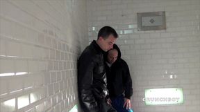 1376 snreaker domination in public subwuy in paris