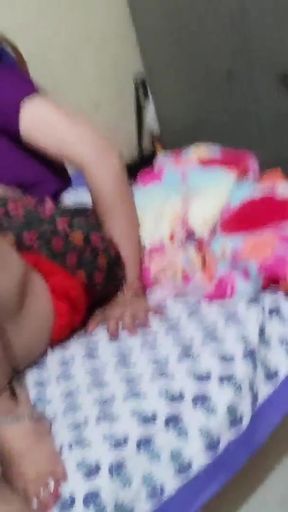 Padosh ki Bhabi Raat me bulayi chudne ko Mast lund chusa aur doodh pilaya   Clip 1