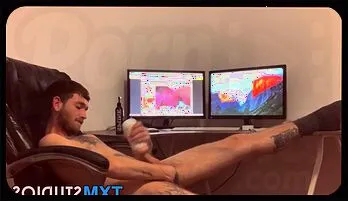 Tattooed Twink Jacob Daniels Pleasures Himself with Fleshlight