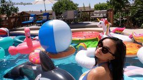 Roxy's Pool Deflate n Destroy 4K (3840x2160)