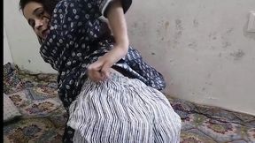 Little step sister ko bathroom me patak ke jabar dasti pela