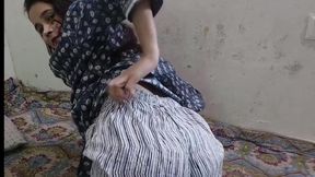 Little step sister ko bathroom me patak ke jabar dasti pela