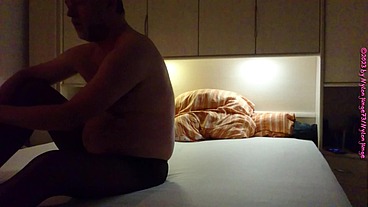 NylonDate 1: Geiler BI Schwanz in Strumpfhose