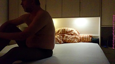 NylonDate 1: Geiler BI Schwanz in Strumpfhose