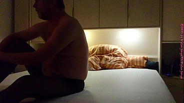 NylonDate 1: Geiler BI Schwanz in Strumpfhose
