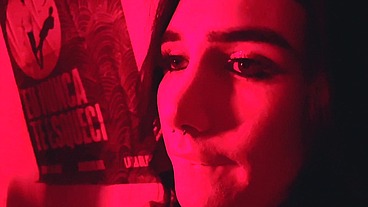 FILME COMPLETO - MARCELA DIMOV NÃO AGUENTA DE TESÃO E VAI ATRÁS DE ROLA EM DARK ROOM