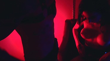 FILME COMPLETO - MARCELA DIMOV NÃO AGUENTA DE TESÃO E VAI ATRÁS DE ROLA EM DARK ROOM