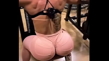 Suelen Bissolati New Workout foot