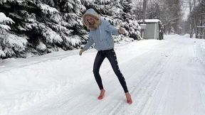 Flip flops on ice, flip flops on snow, snow feet, frozen feet, high heels on snow