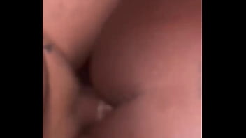 Casal da preta gostosa chama dois irm&atilde_ pra um DP na casa de swing