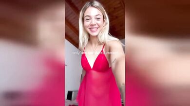 Petite TikToker’s Tight Pussy Gets Fucked Raw Live Chat Creampie Heaven