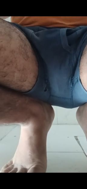 Bhabhi ko dekh ke devar ne mara muth