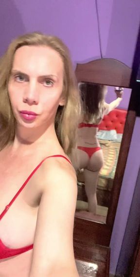 Playing in Front of the Mirror