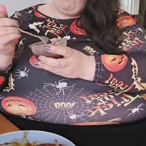 SSBBW Spooky Chinese Stuffing