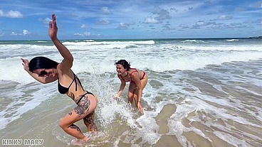 Tropical Wet Threesome with Kinky Mary