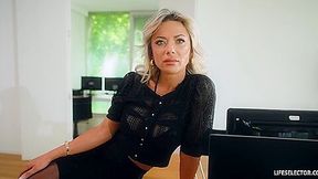Business Woman In Stockings Wants Anal Sex On The Table