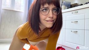 Thick and Horny Ksenia Masturbating as Velma From Scooby Doo