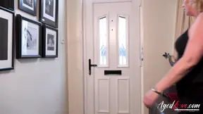 Handy man's juicy cock pleases scened British blonde