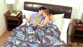 Jasper Robinson sucks Tyler Thayer before getting his ass pounded