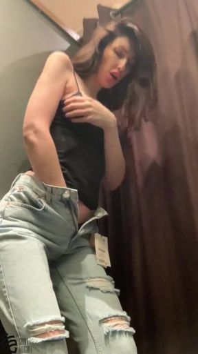 Hot MILF Masturbates in the Fitting Room of the Store