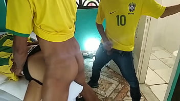 Dando o C&uacute_ Pra Dois Dotados